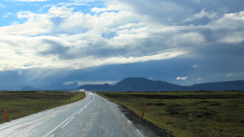 renting a 4x4 car and driving in Iceland takes you through beautiful scenery